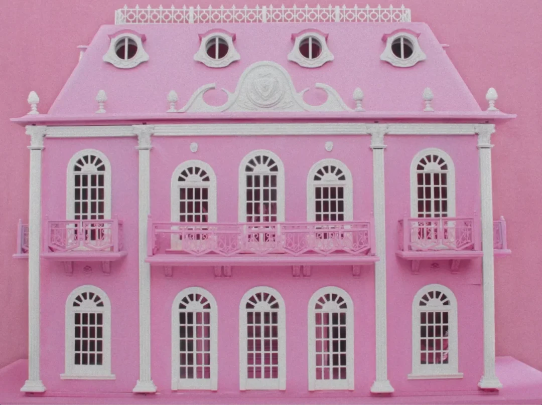 Un pop-up comme un rêve éveillé pour activer la désirabilité Valentino.