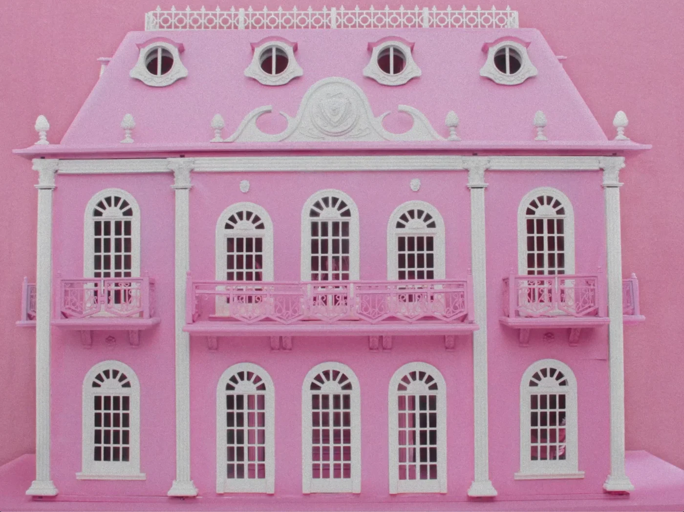 Un pop-up comme un rêve éveillé pour activer la désirabilité Valentino.